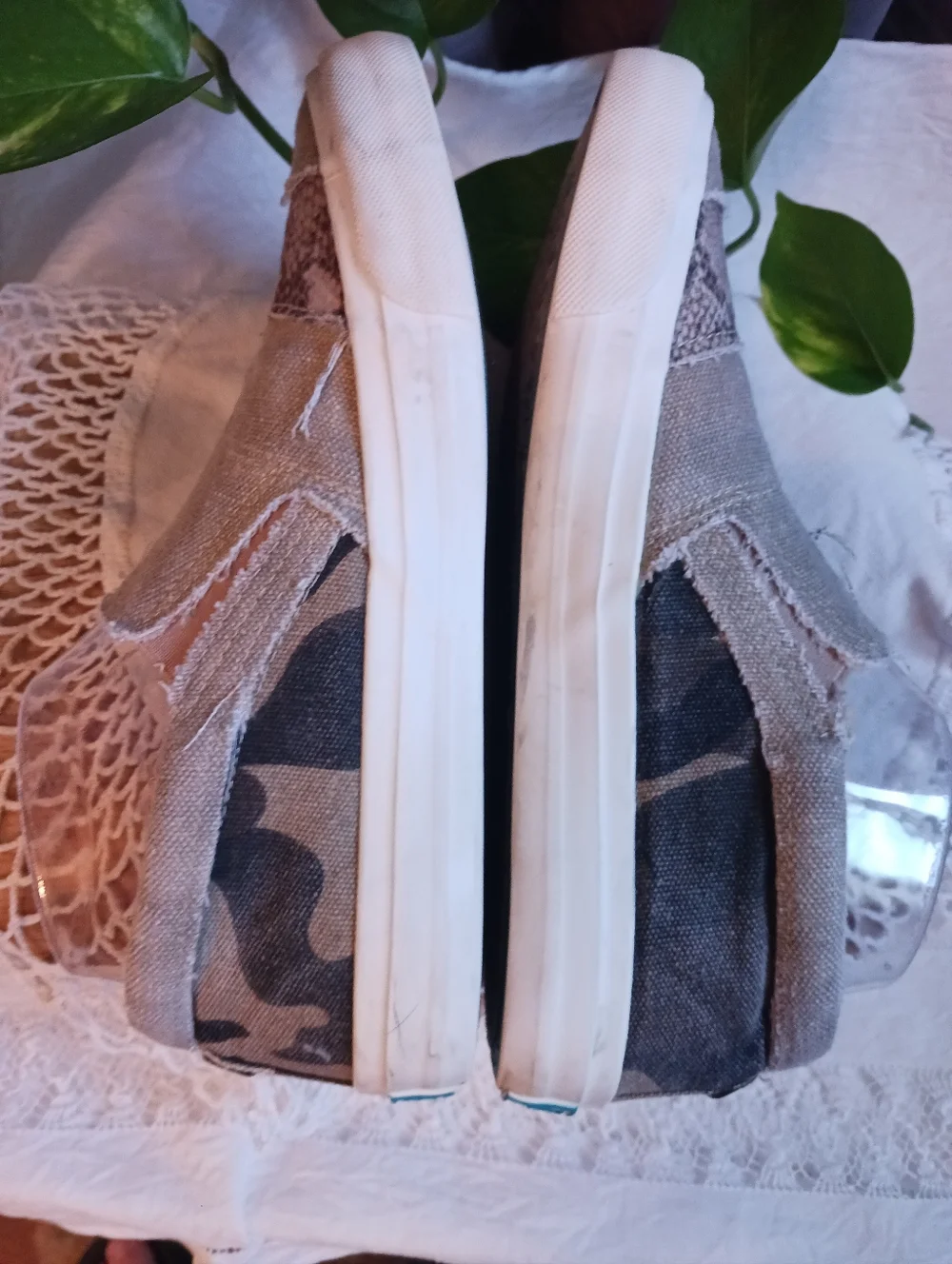 Blowfish Malibu Womens 7.5 Slip On Canvas Shoes Distressed Patchwork Clean